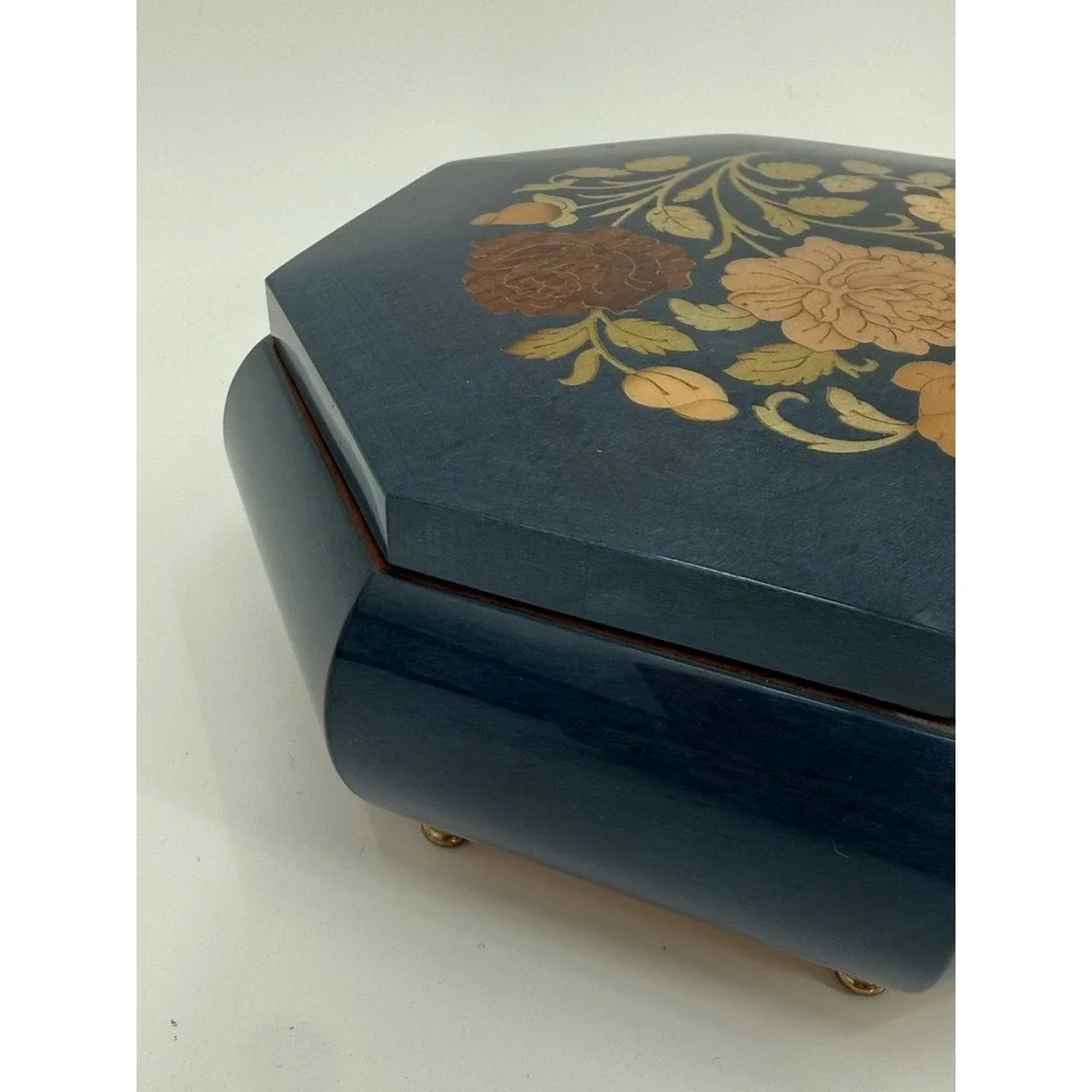 Vintage Sorrento Italy Inlaid Music Box Reuge Swiss Movement Canon in D Works